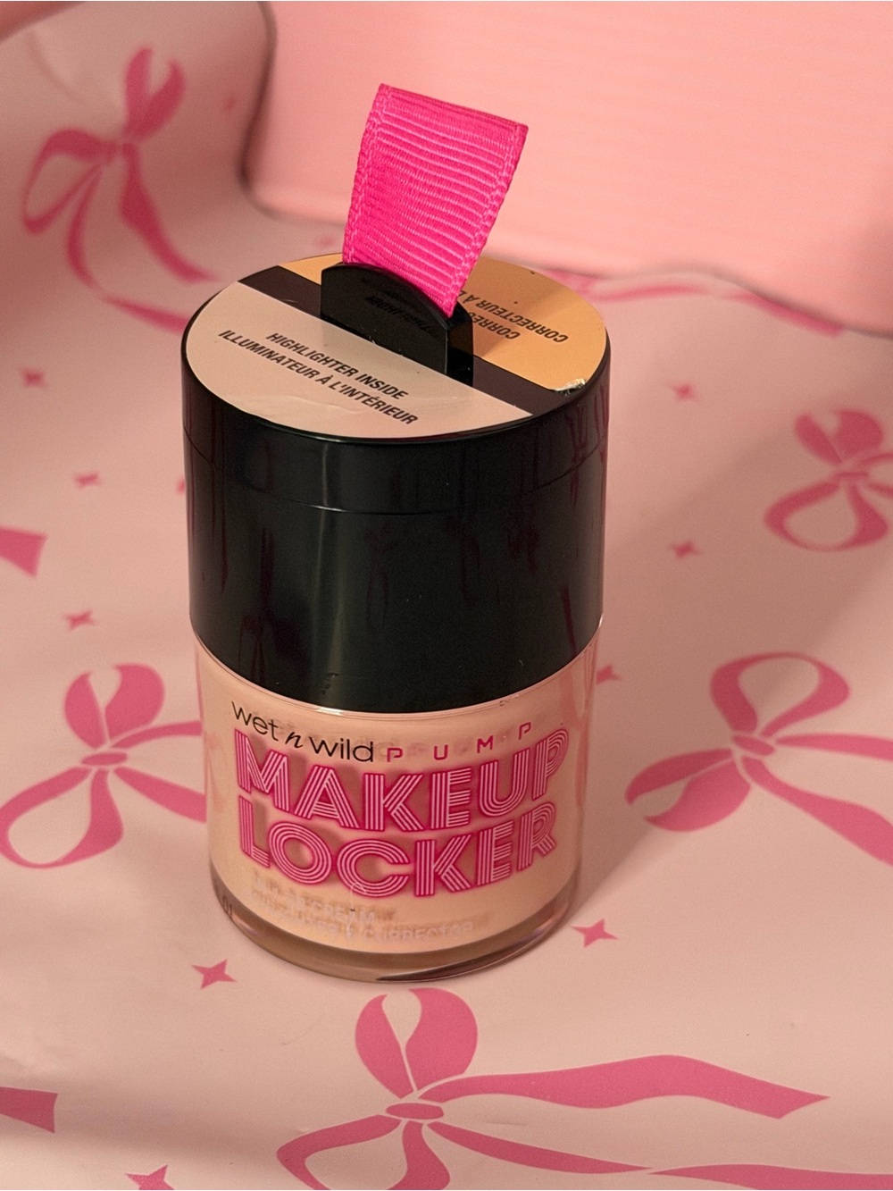 wet n wild Makeup Locker Pump Foundation
